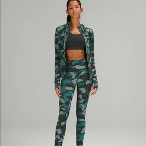 LULULEMON- Hooded Define Jacket. NWT 🍋